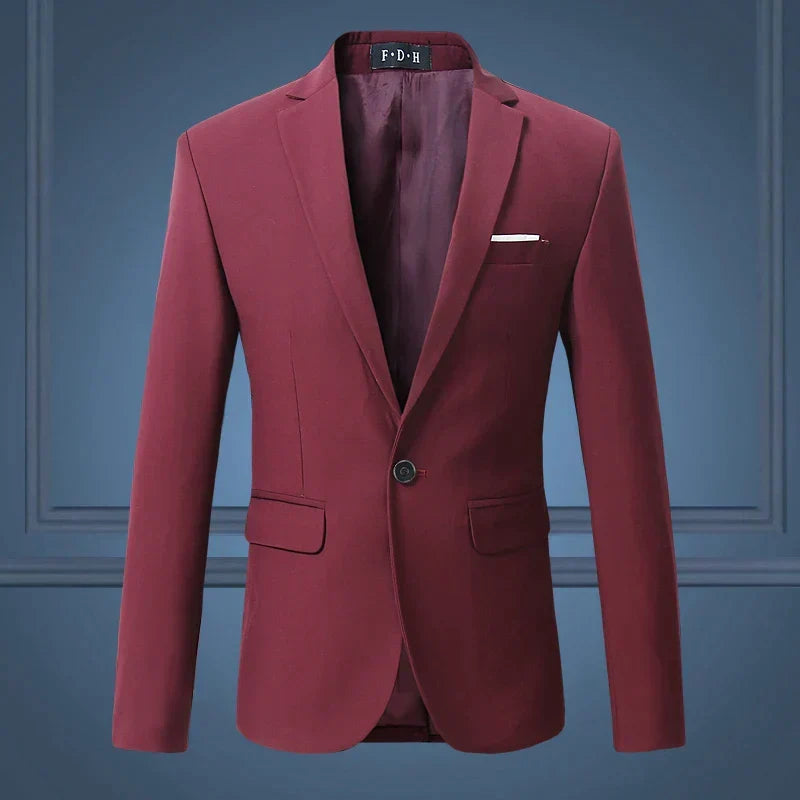 Men's tailored fit single-button blazer with notch lapel, streamlined silhouette for smart casual elegance